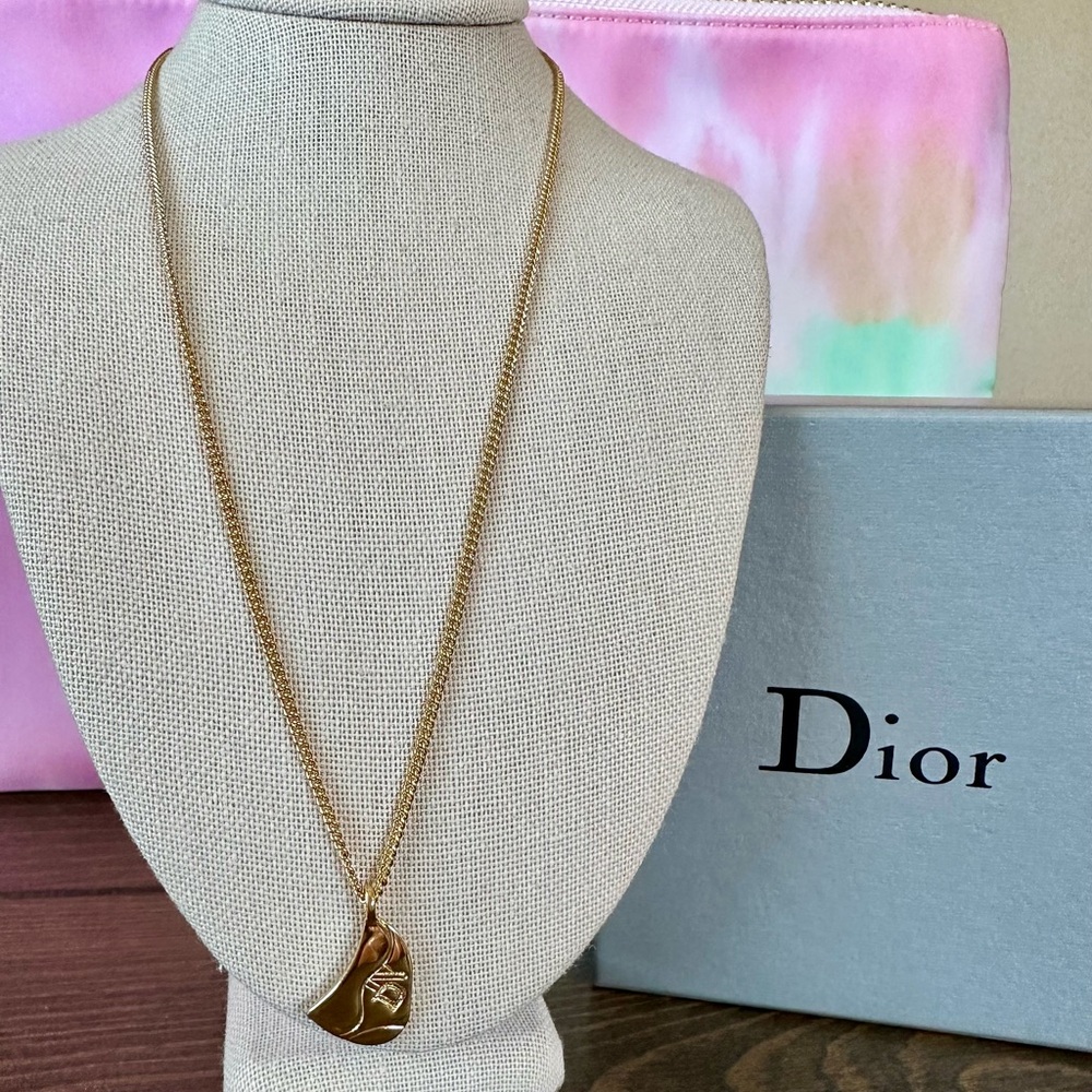 Dior Gold Saddle Pendant Necklace - Picture 4 of 8